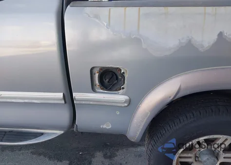 2001 Toyota Tundra Ltd V8 from USA, damaged, VIN 5TBRT38191S211640